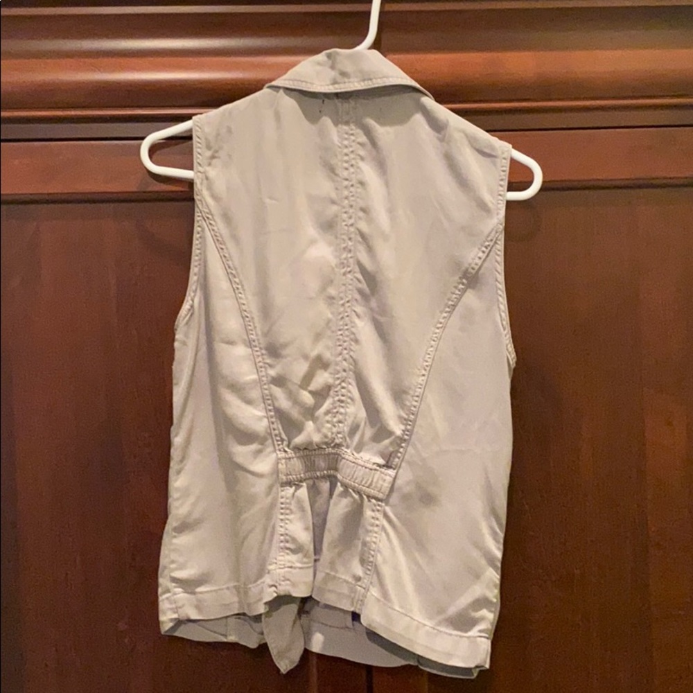 Vest - Picture 3 of 3